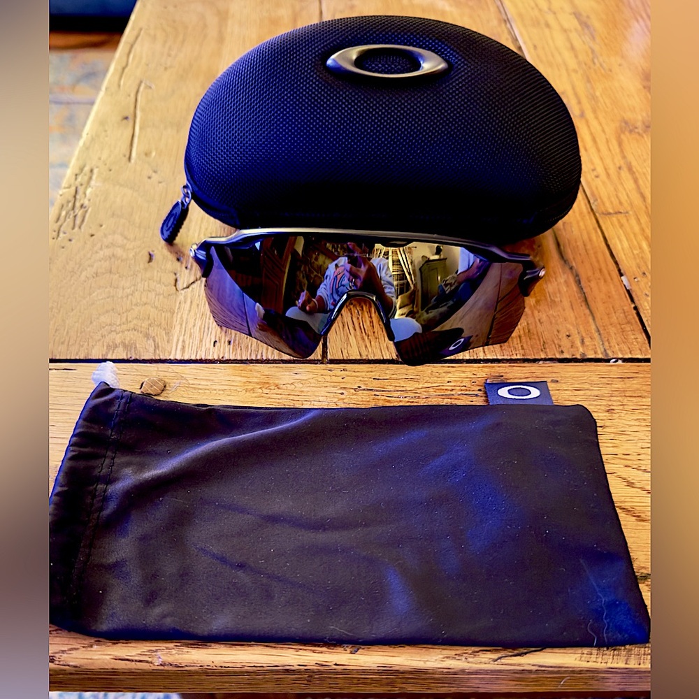 Brand New in Box OAKLEY SUNGLASSES Radar EV Path Prism Black Polarized